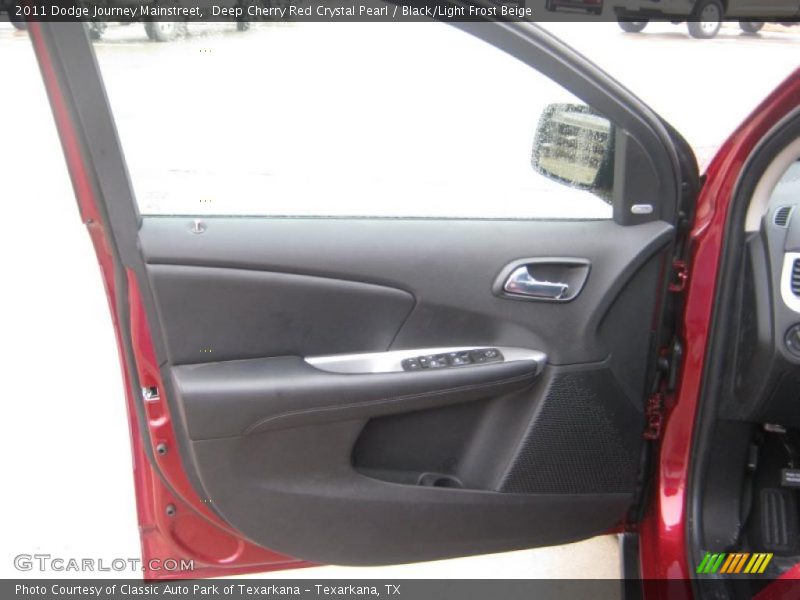 Door Panel of 2011 Journey Mainstreet