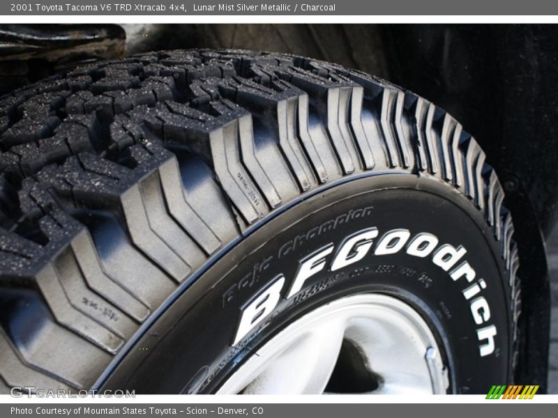Lunar Mist Silver Metallic / Charcoal 2001 Toyota Tacoma V6 TRD Xtracab 4x4