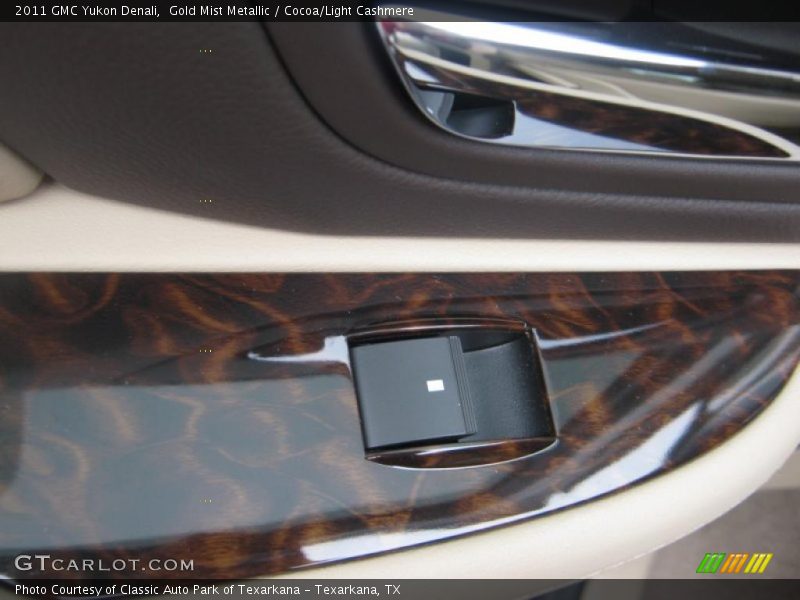 Gold Mist Metallic / Cocoa/Light Cashmere 2011 GMC Yukon Denali