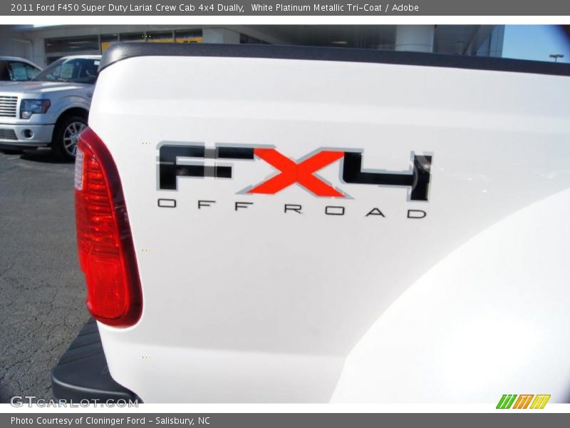  2011 F450 Super Duty Lariat Crew Cab 4x4 Dually Logo