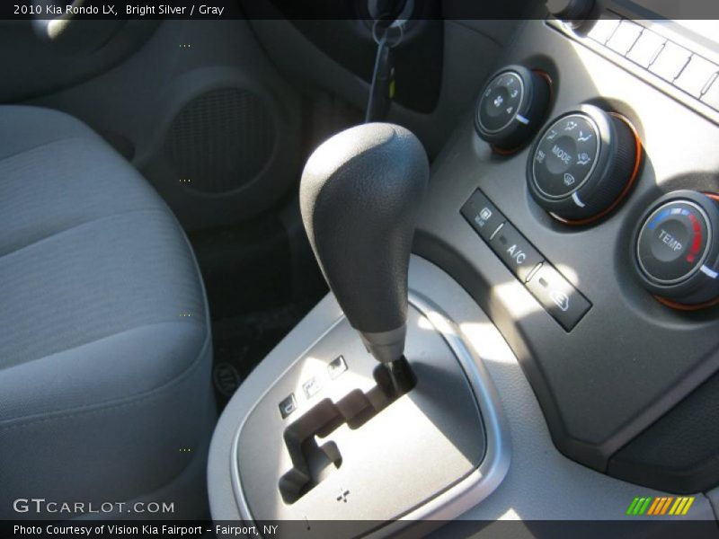 Bright Silver / Gray 2010 Kia Rondo LX