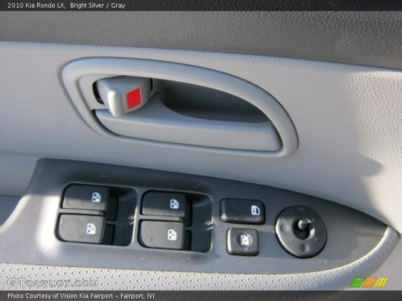 Bright Silver / Gray 2010 Kia Rondo LX