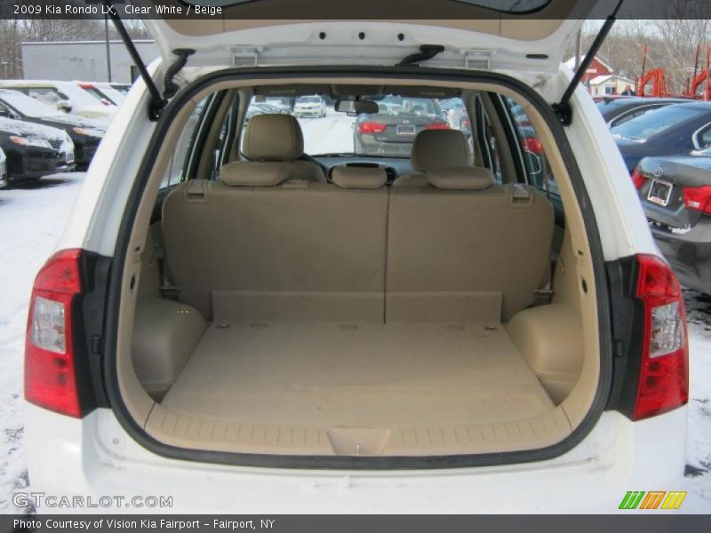 Clear White / Beige 2009 Kia Rondo LX