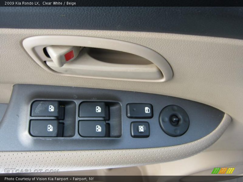 Clear White / Beige 2009 Kia Rondo LX