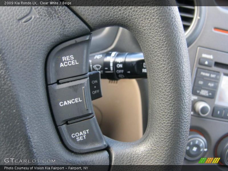 Clear White / Beige 2009 Kia Rondo LX