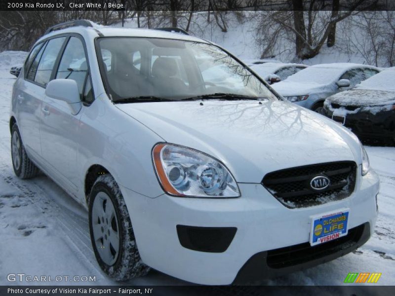 Clear White / Beige 2009 Kia Rondo LX