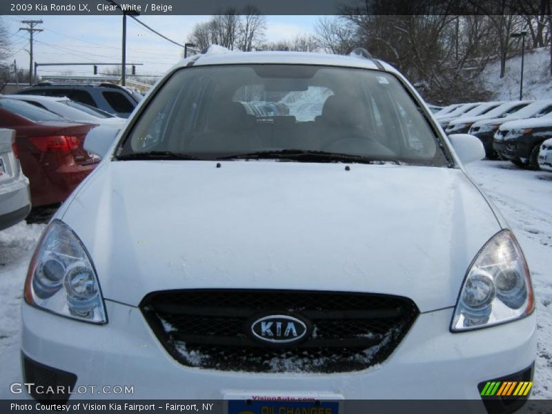 Clear White / Beige 2009 Kia Rondo LX