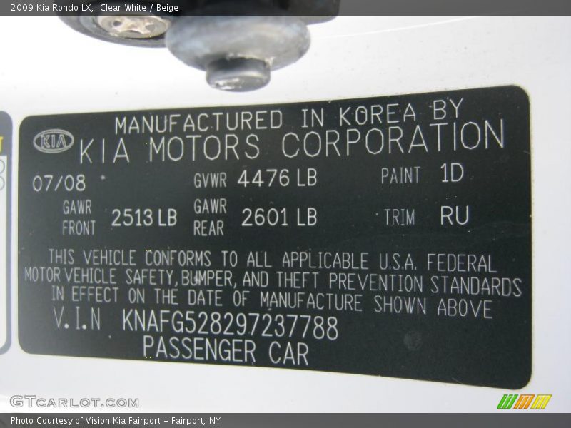 Clear White / Beige 2009 Kia Rondo LX