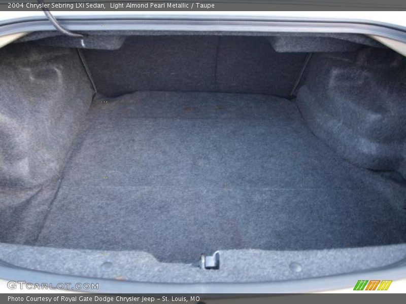 Light Almond Pearl Metallic / Taupe 2004 Chrysler Sebring LXi Sedan