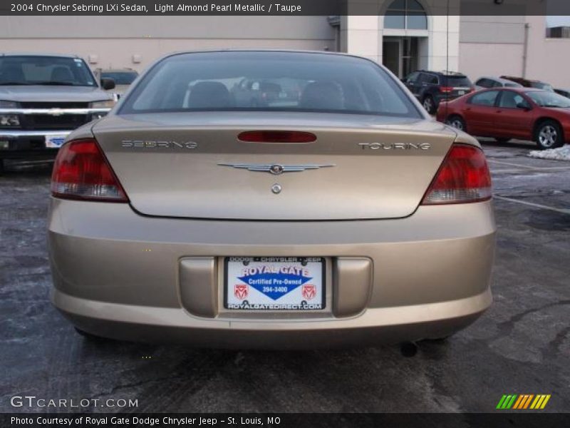 Light Almond Pearl Metallic / Taupe 2004 Chrysler Sebring LXi Sedan