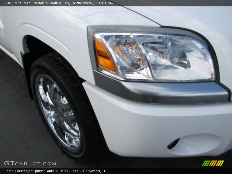 Arctic White / Slate Gray 2006 Mitsubishi Raider LS Double Cab