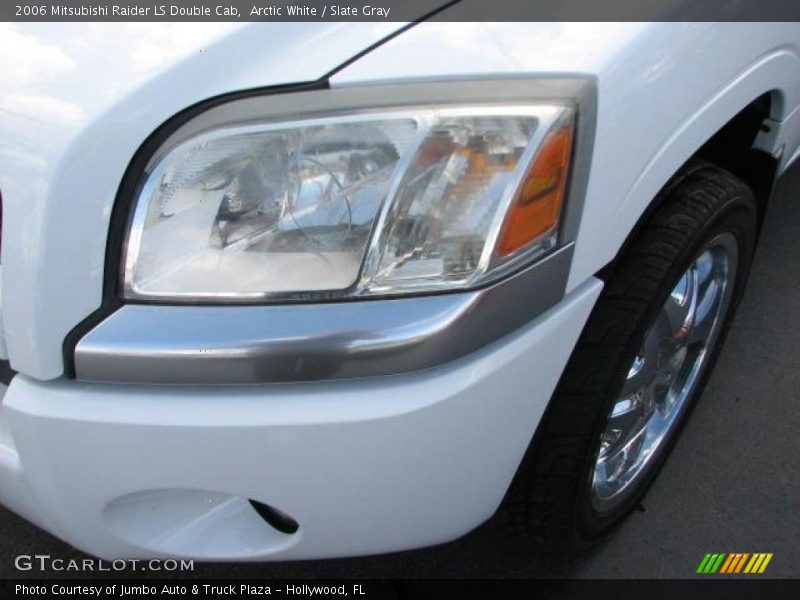 Arctic White / Slate Gray 2006 Mitsubishi Raider LS Double Cab