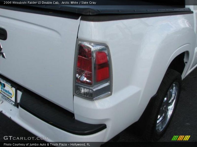 Arctic White / Slate Gray 2006 Mitsubishi Raider LS Double Cab