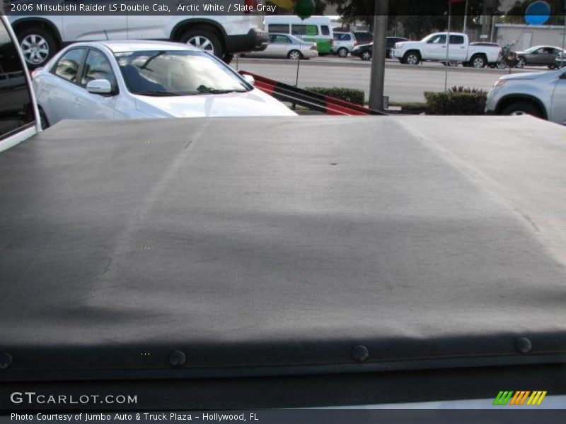 Arctic White / Slate Gray 2006 Mitsubishi Raider LS Double Cab