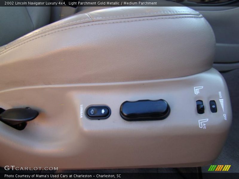 Light Parchment Gold Metallic / Medium Parchment 2002 Lincoln Navigator Luxury 4x4