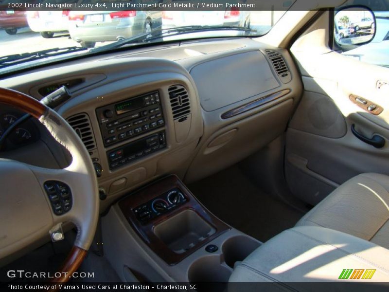 Light Parchment Gold Metallic / Medium Parchment 2002 Lincoln Navigator Luxury 4x4