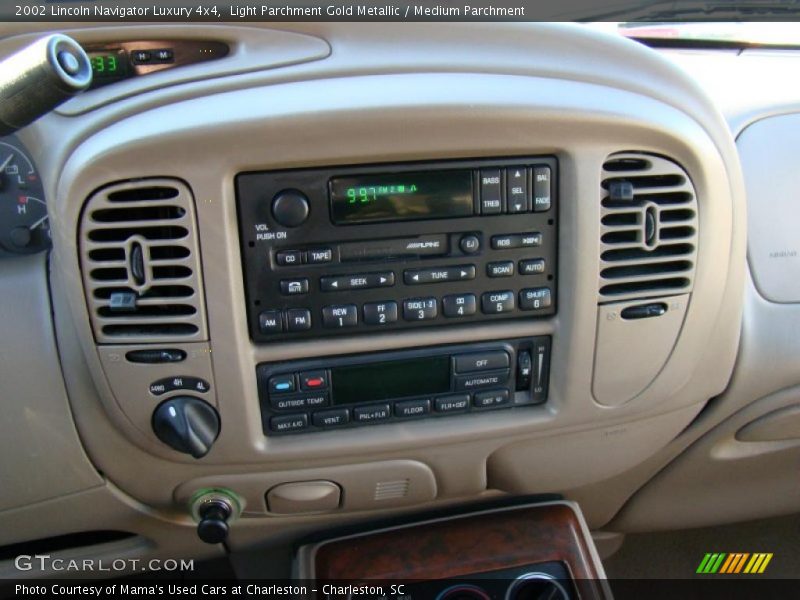 Light Parchment Gold Metallic / Medium Parchment 2002 Lincoln Navigator Luxury 4x4