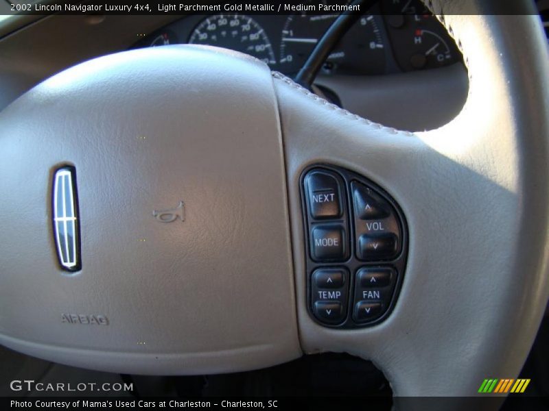Light Parchment Gold Metallic / Medium Parchment 2002 Lincoln Navigator Luxury 4x4