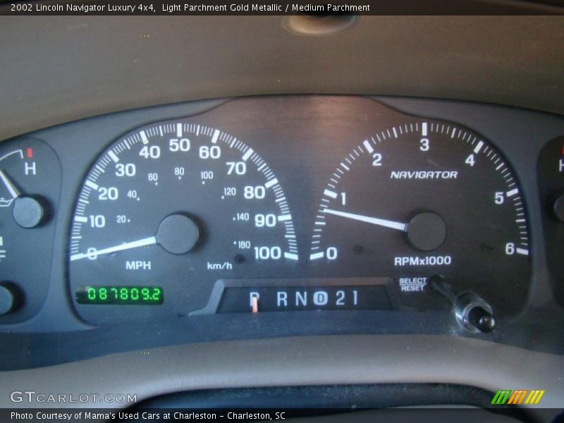 Light Parchment Gold Metallic / Medium Parchment 2002 Lincoln Navigator Luxury 4x4