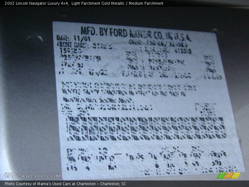 Light Parchment Gold Metallic / Medium Parchment 2002 Lincoln Navigator Luxury 4x4