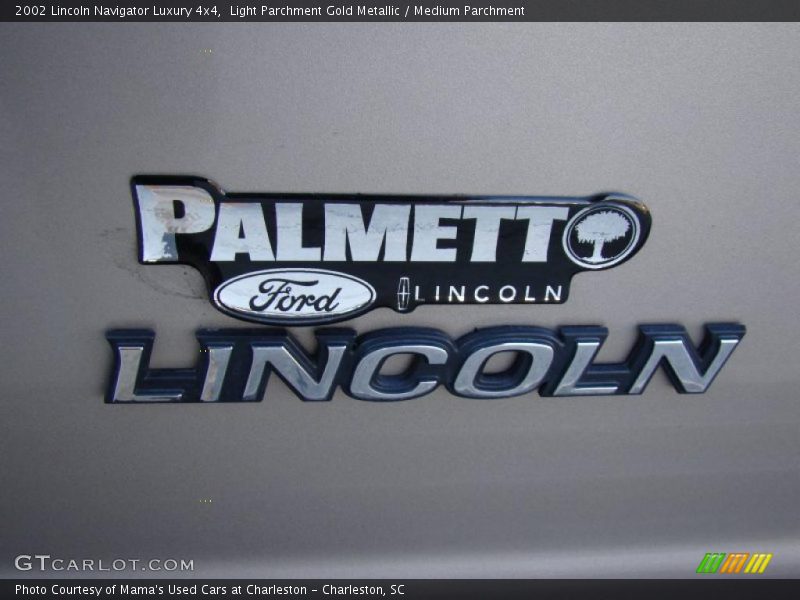 Light Parchment Gold Metallic / Medium Parchment 2002 Lincoln Navigator Luxury 4x4