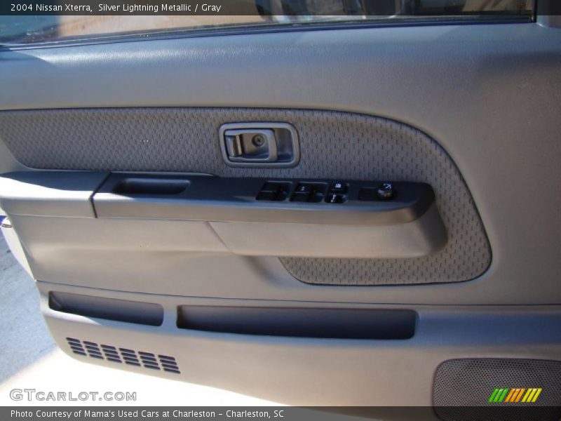 Silver Lightning Metallic / Gray 2004 Nissan Xterra