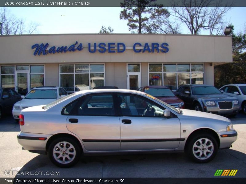 Silver Metallic / Off Black 2000 Volvo S40 1.9T