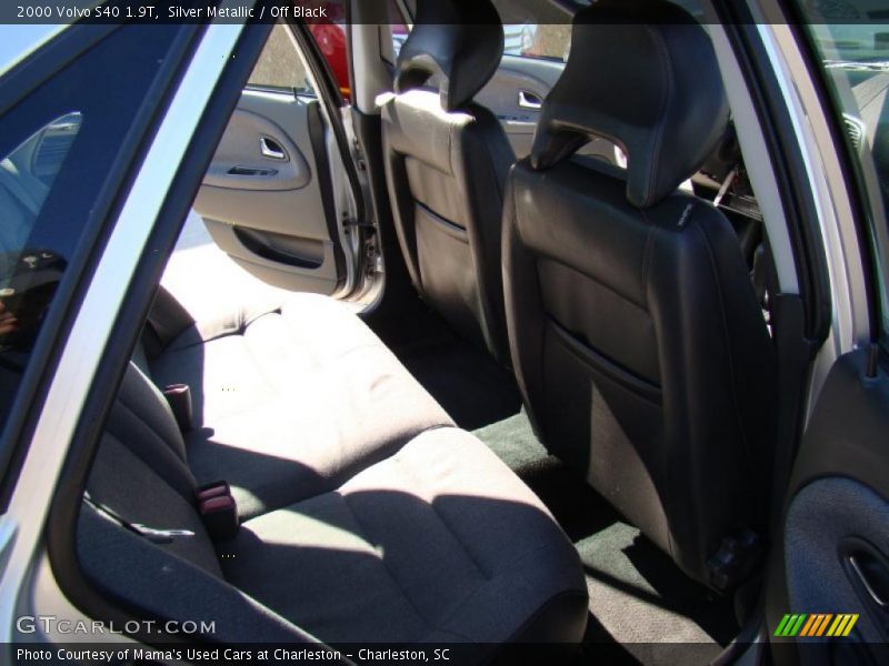Silver Metallic / Off Black 2000 Volvo S40 1.9T