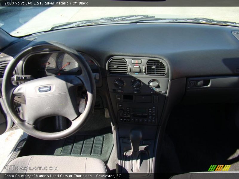 Silver Metallic / Off Black 2000 Volvo S40 1.9T