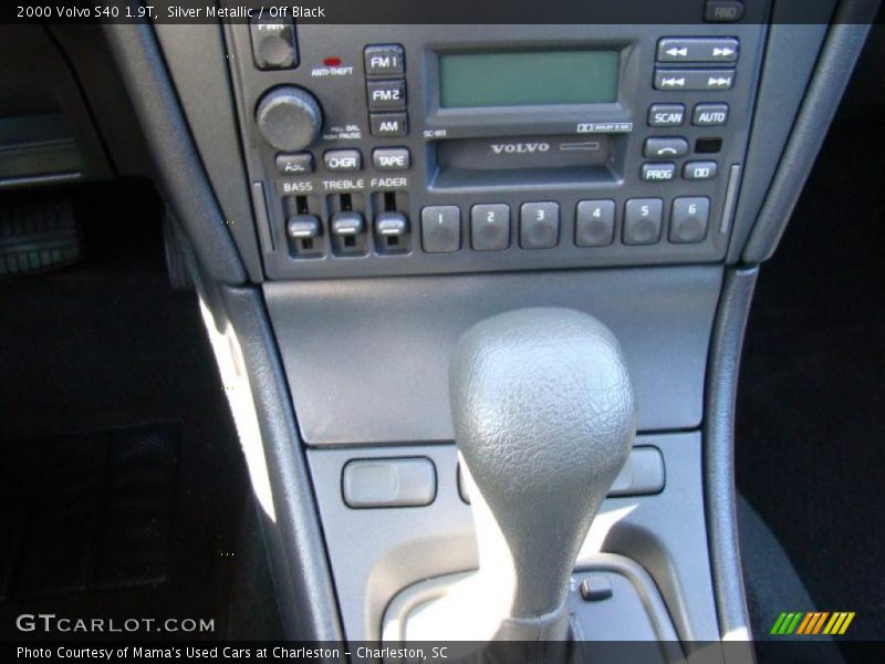 Silver Metallic / Off Black 2000 Volvo S40 1.9T