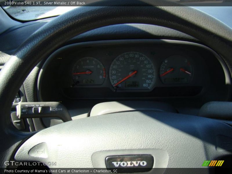 Silver Metallic / Off Black 2000 Volvo S40 1.9T