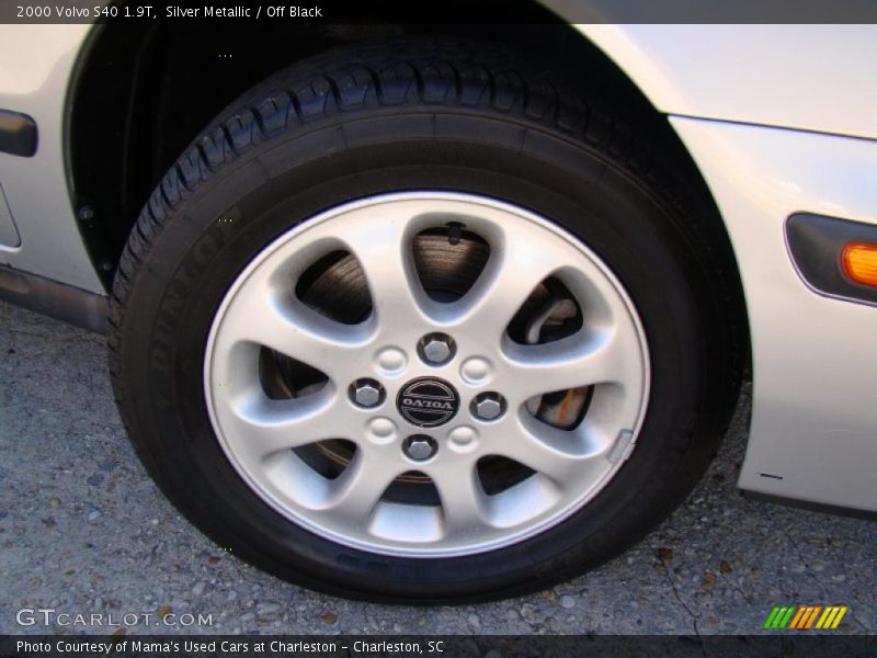 Silver Metallic / Off Black 2000 Volvo S40 1.9T