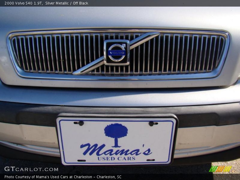 Silver Metallic / Off Black 2000 Volvo S40 1.9T