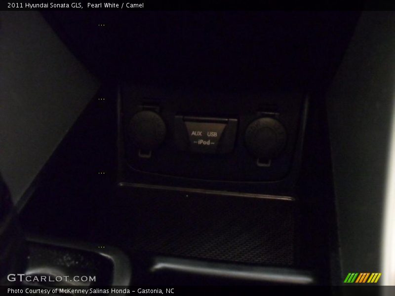 Pearl White / Camel 2011 Hyundai Sonata GLS