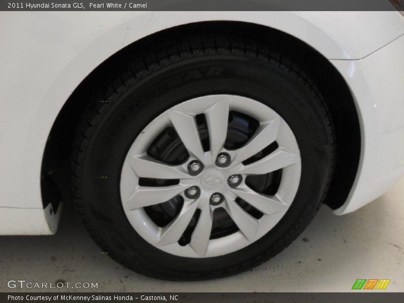 Pearl White / Camel 2011 Hyundai Sonata GLS