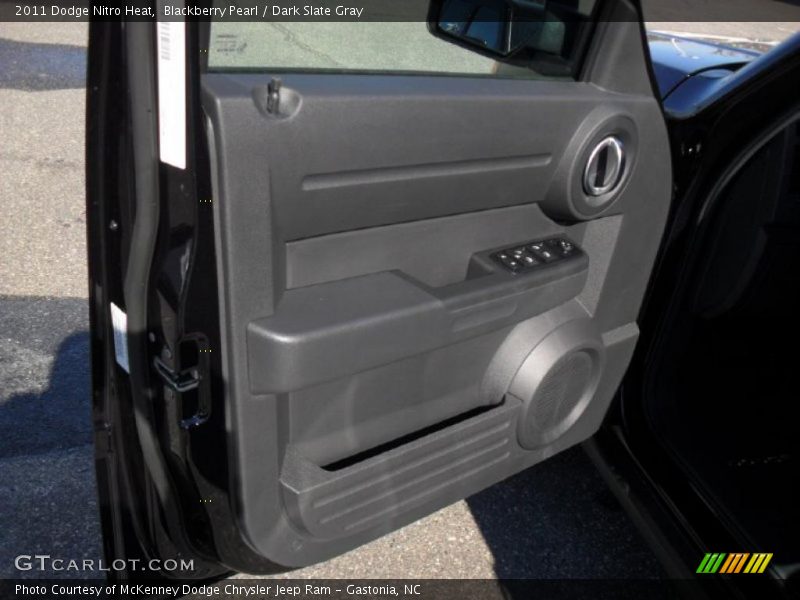 Blackberry Pearl / Dark Slate Gray 2011 Dodge Nitro Heat