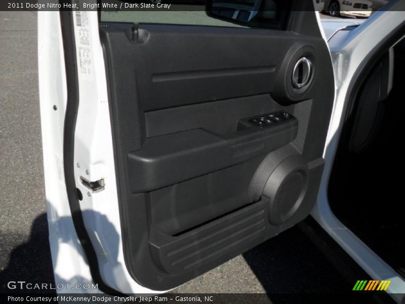 Bright White / Dark Slate Gray 2011 Dodge Nitro Heat