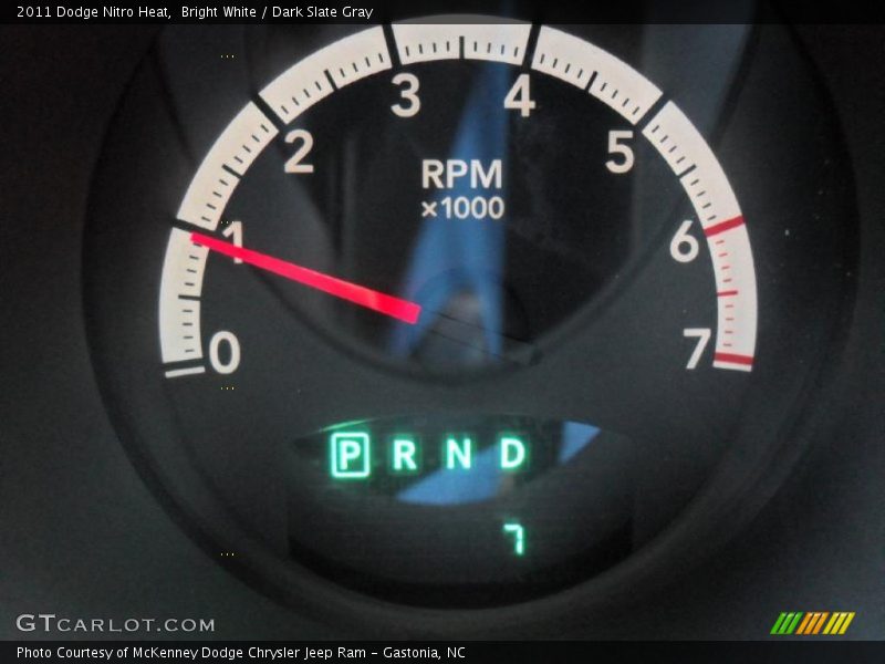 Bright White / Dark Slate Gray 2011 Dodge Nitro Heat