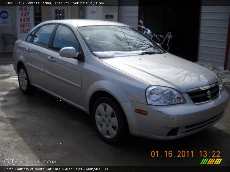 Titanuim Silver Metallic / Grey 2006 Suzuki Forenza Sedan