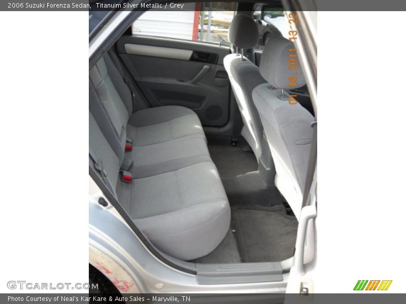 Titanuim Silver Metallic / Grey 2006 Suzuki Forenza Sedan