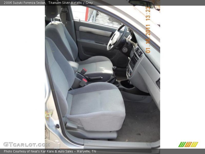 Titanuim Silver Metallic / Grey 2006 Suzuki Forenza Sedan