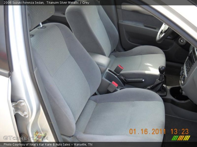 Titanuim Silver Metallic / Grey 2006 Suzuki Forenza Sedan