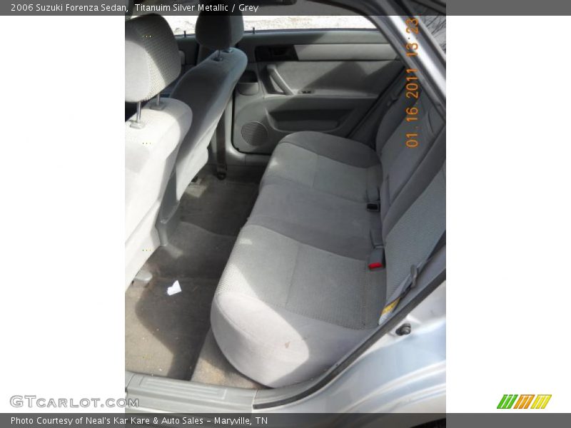 Titanuim Silver Metallic / Grey 2006 Suzuki Forenza Sedan