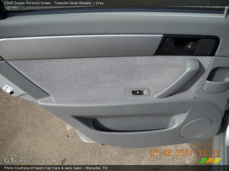 Titanuim Silver Metallic / Grey 2006 Suzuki Forenza Sedan