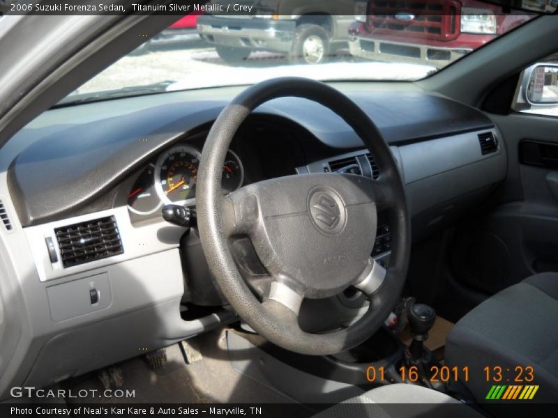 Titanuim Silver Metallic / Grey 2006 Suzuki Forenza Sedan