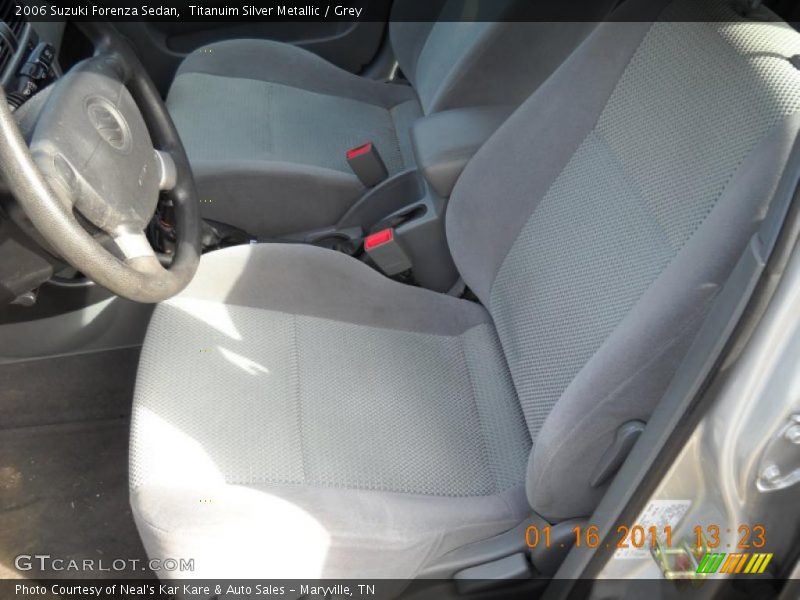 Titanuim Silver Metallic / Grey 2006 Suzuki Forenza Sedan