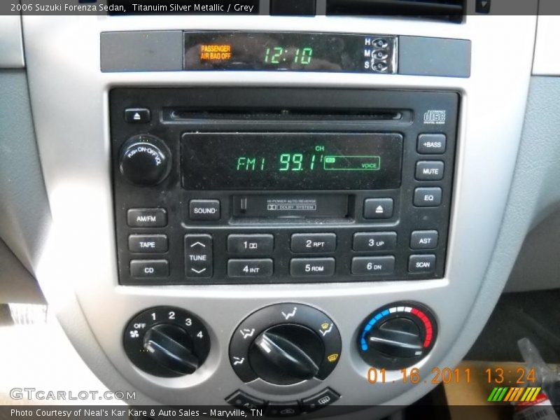 Titanuim Silver Metallic / Grey 2006 Suzuki Forenza Sedan