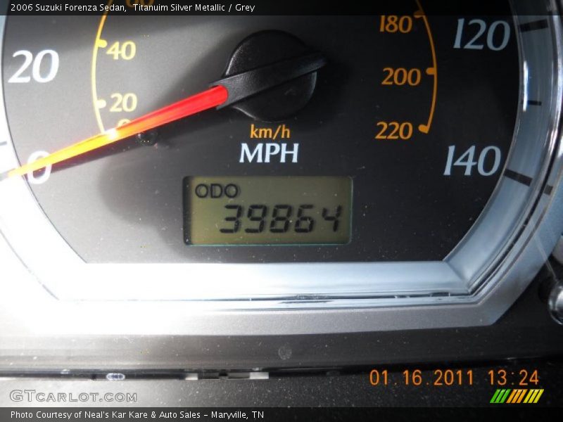 Titanuim Silver Metallic / Grey 2006 Suzuki Forenza Sedan