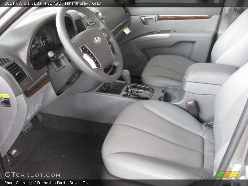  2011 Santa Fe SE AWD Gray Interior