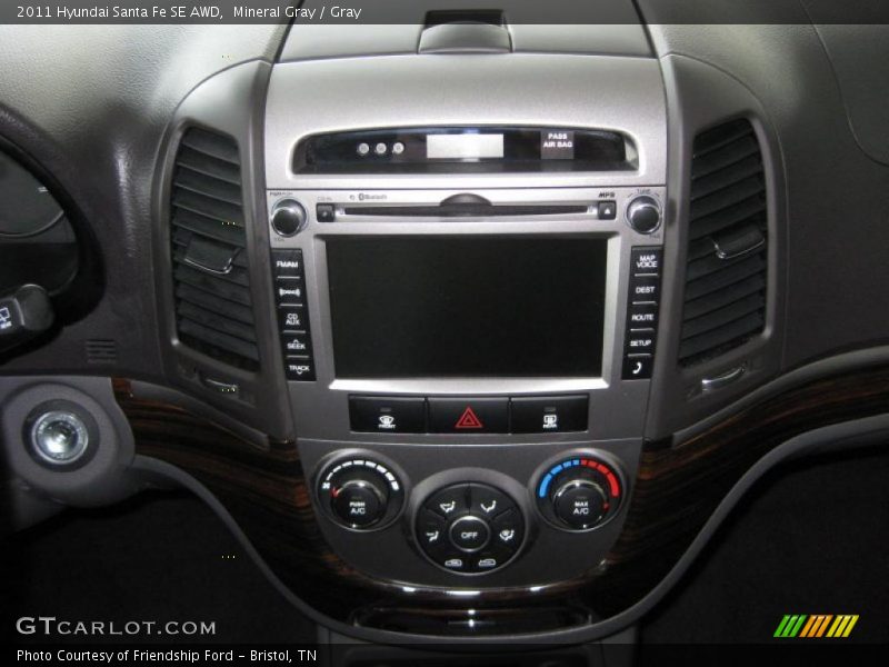 Controls of 2011 Santa Fe SE AWD